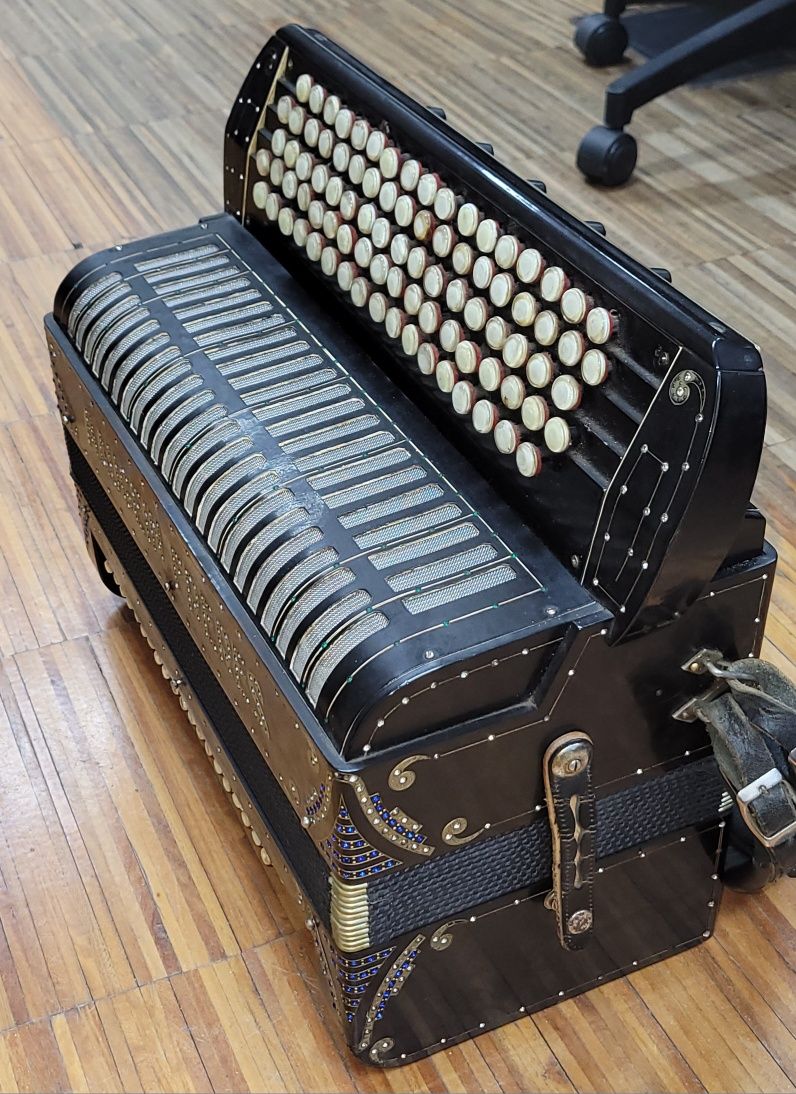 Acordeão acordeon Maugein Freres 4 vozes bronze