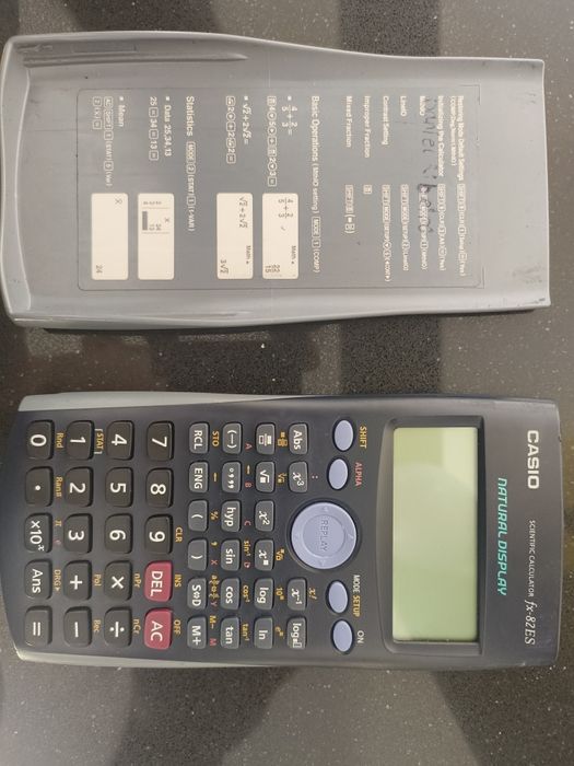 Calculadora scientifica Casio fx-82es