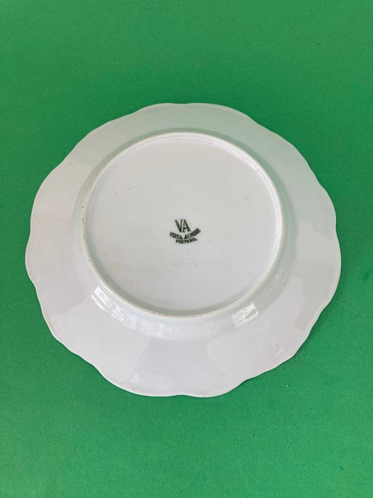 Pratinho muito bonito porcelana da marca Vista alegre Antigo