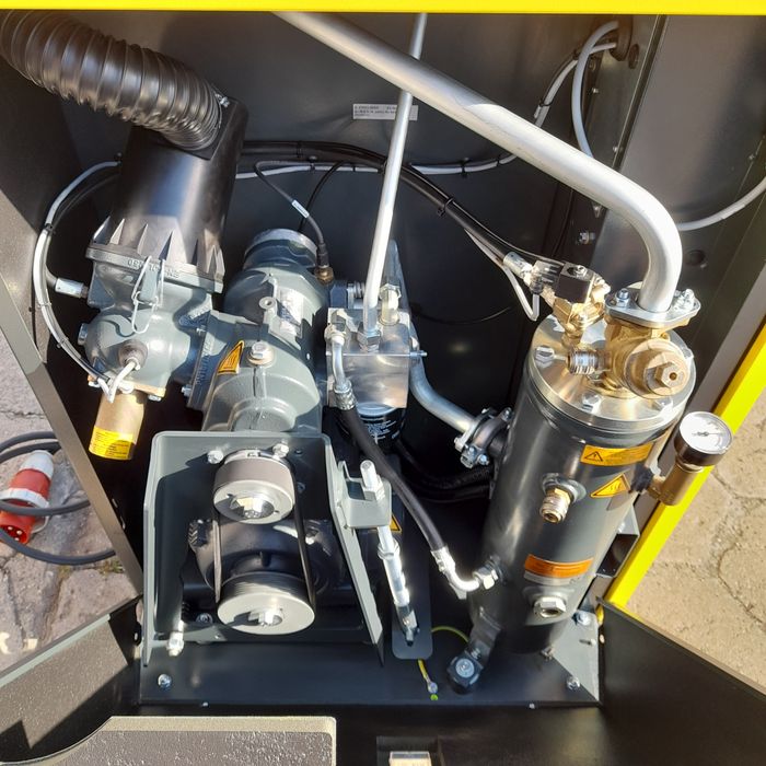 Sprężarka śrubowa Kaeser SK25 15kw 2.5m³ 8bar 2022rok