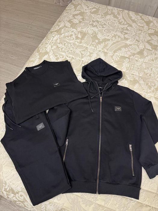 Спортивний костюм Dolce&Gabbana + футболка.