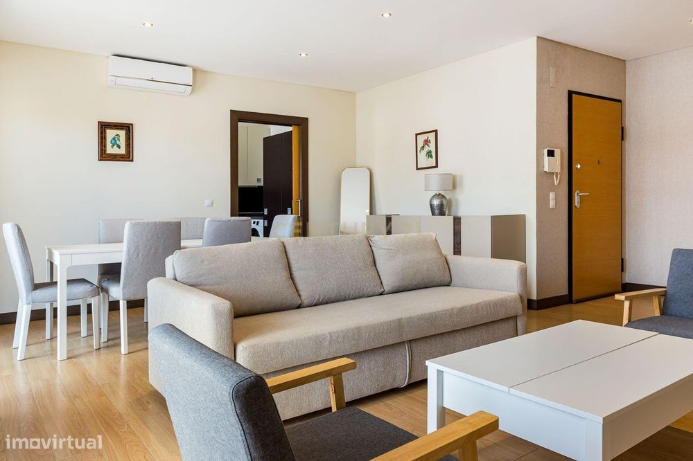 Apartamento T3 mobilado e equipado, com 2 lugares de garagem, nas Cald