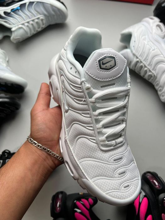 Nike tn brancos novos