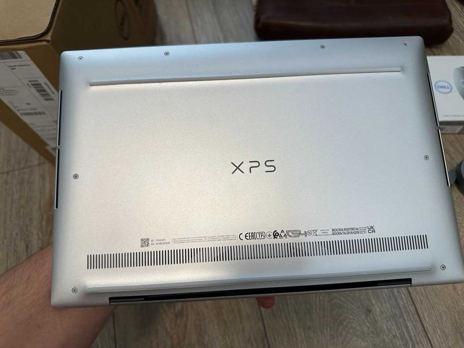 ноутбук dell xps 9310 i7 1165G7 16/512/ 13.4" дюйма !!!