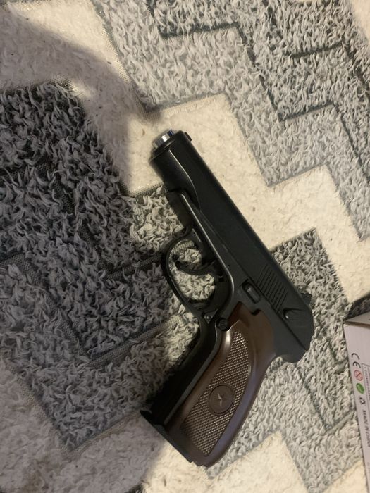 Пістолет макаров