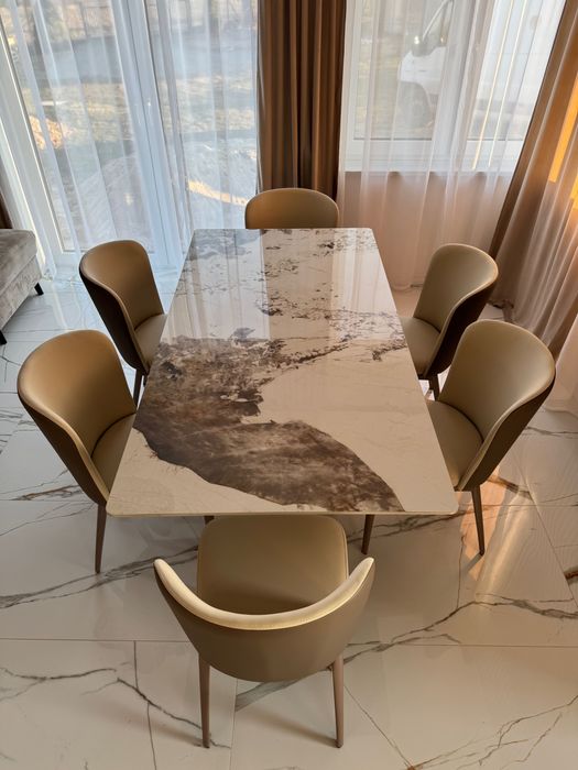 Elegancki Zestaw Stół z 6 Krzesłami – Marmurowy Blat / Beżowe Krzesła