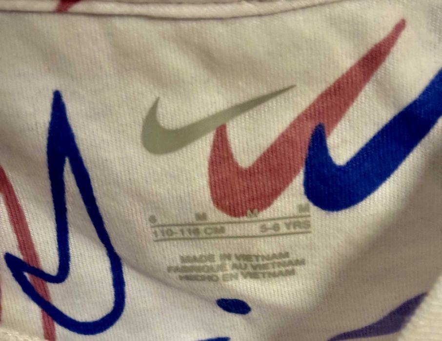 NIKE  Dres komplet NOWY dla dziewczynki rozmiar 116 122