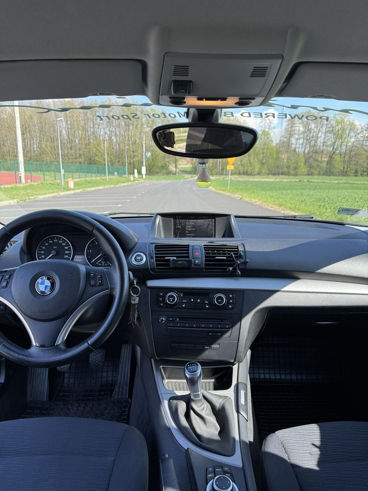 BMW E87 118D 2010r