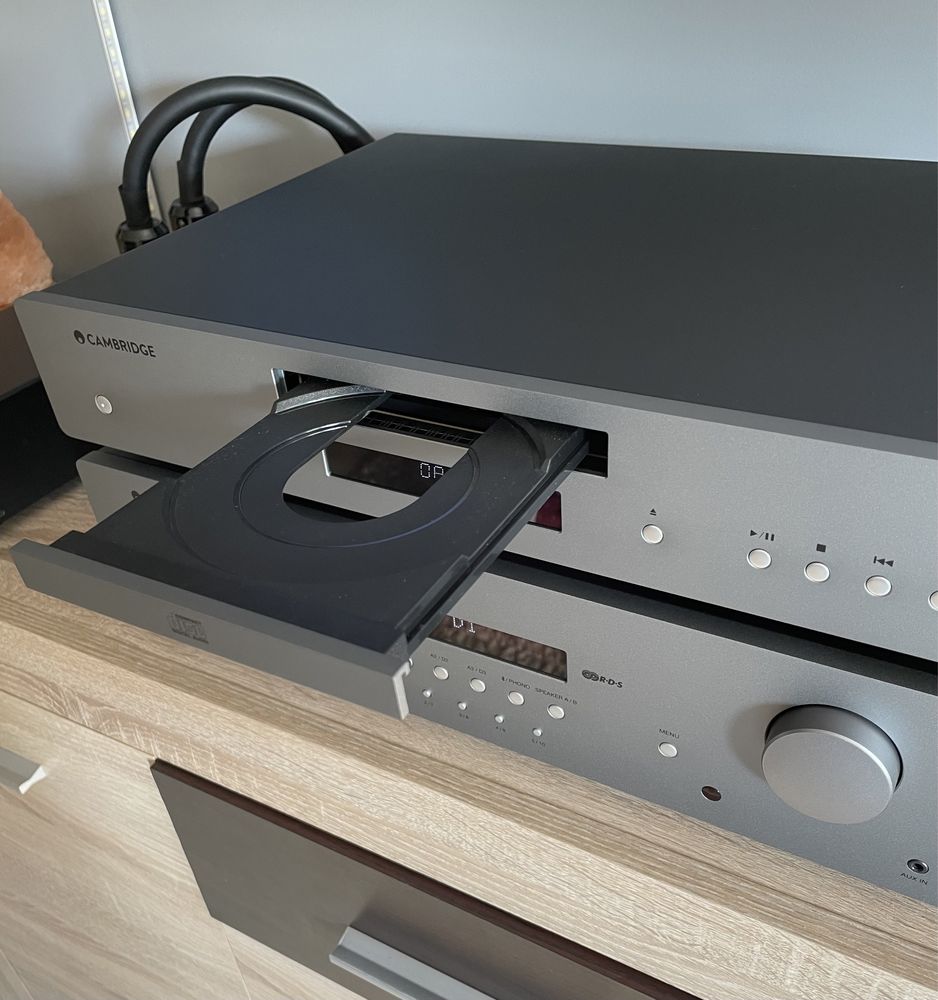 Cambridge Audio AXR 100 i CXA35