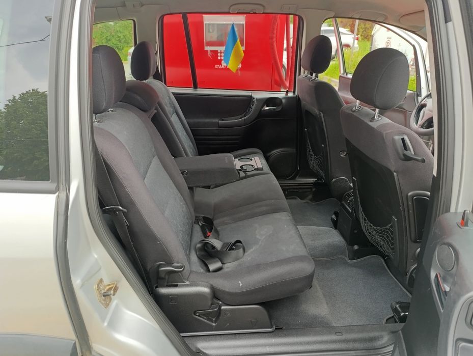 Авто Opel Zafira A