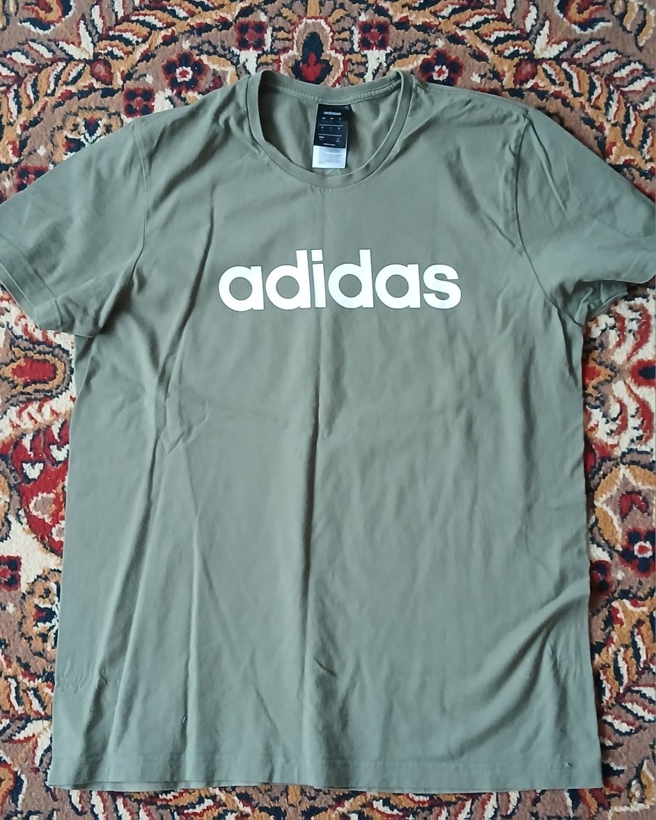 Футболка adidas. Розмір L