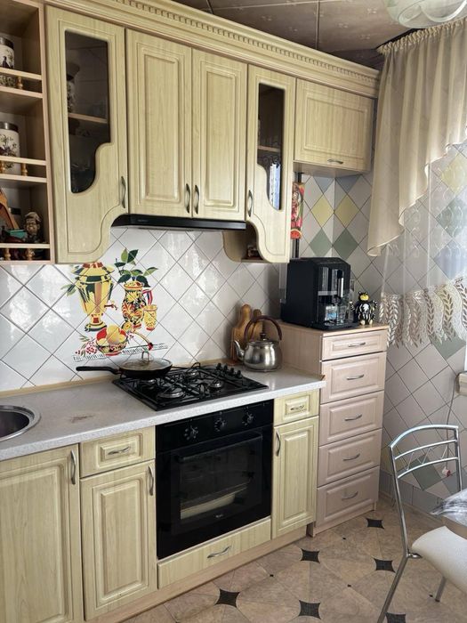 Продаж 4х кімнатної квартири з гарним видом