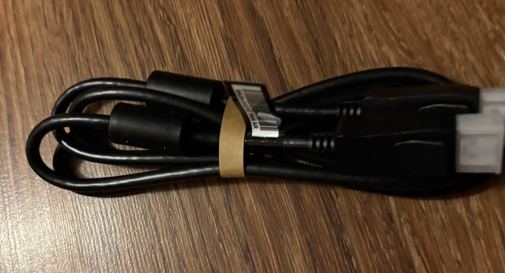 Новий DisplayPort кабель — від монітора Samsung Odyssey 27" DG50