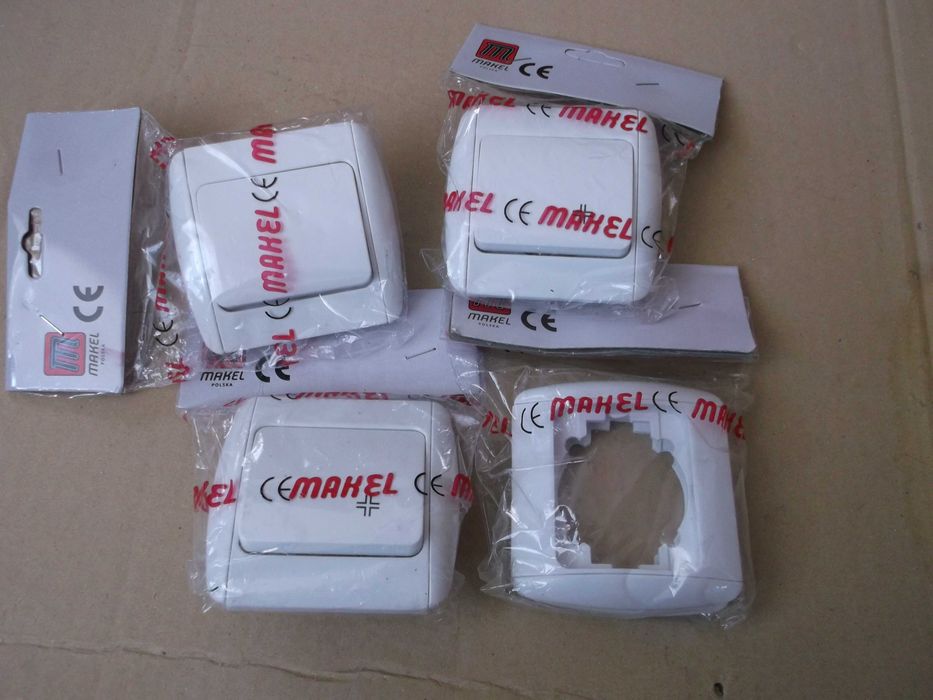 Wyłączniki oświetleniowe, skrzynka rozdzielcza, bezpieczniki topikowe