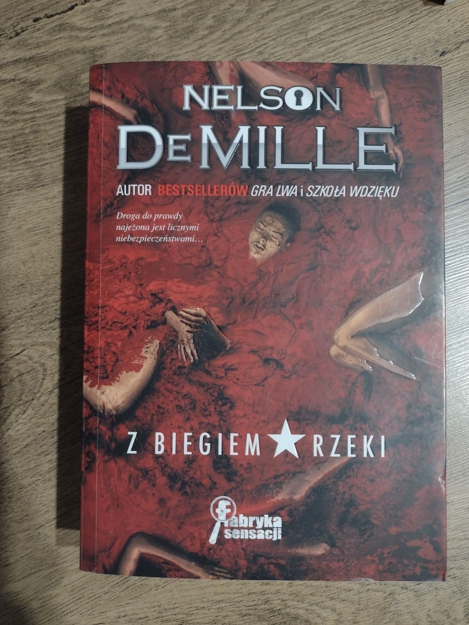 Książka dramat Z biegiem rzeki Nelson Demille jak NOWA