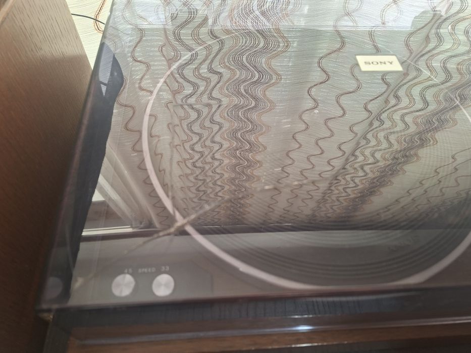 Продам виниловый проиграватель Sony PS-1150