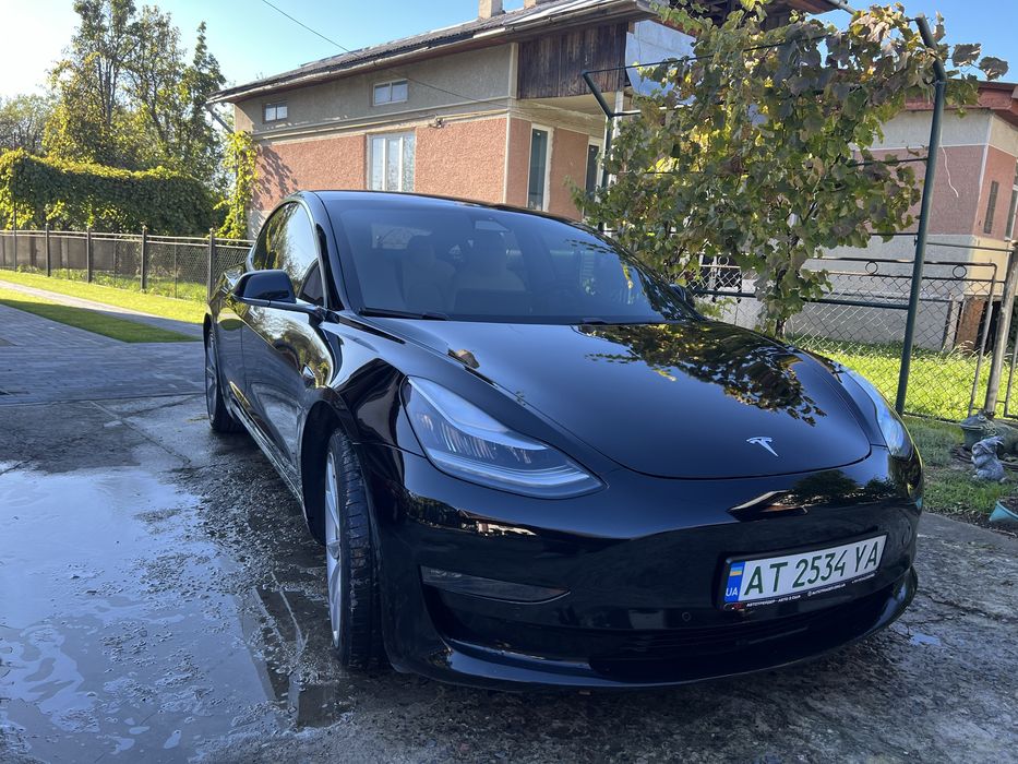 Tesla model3 mid range