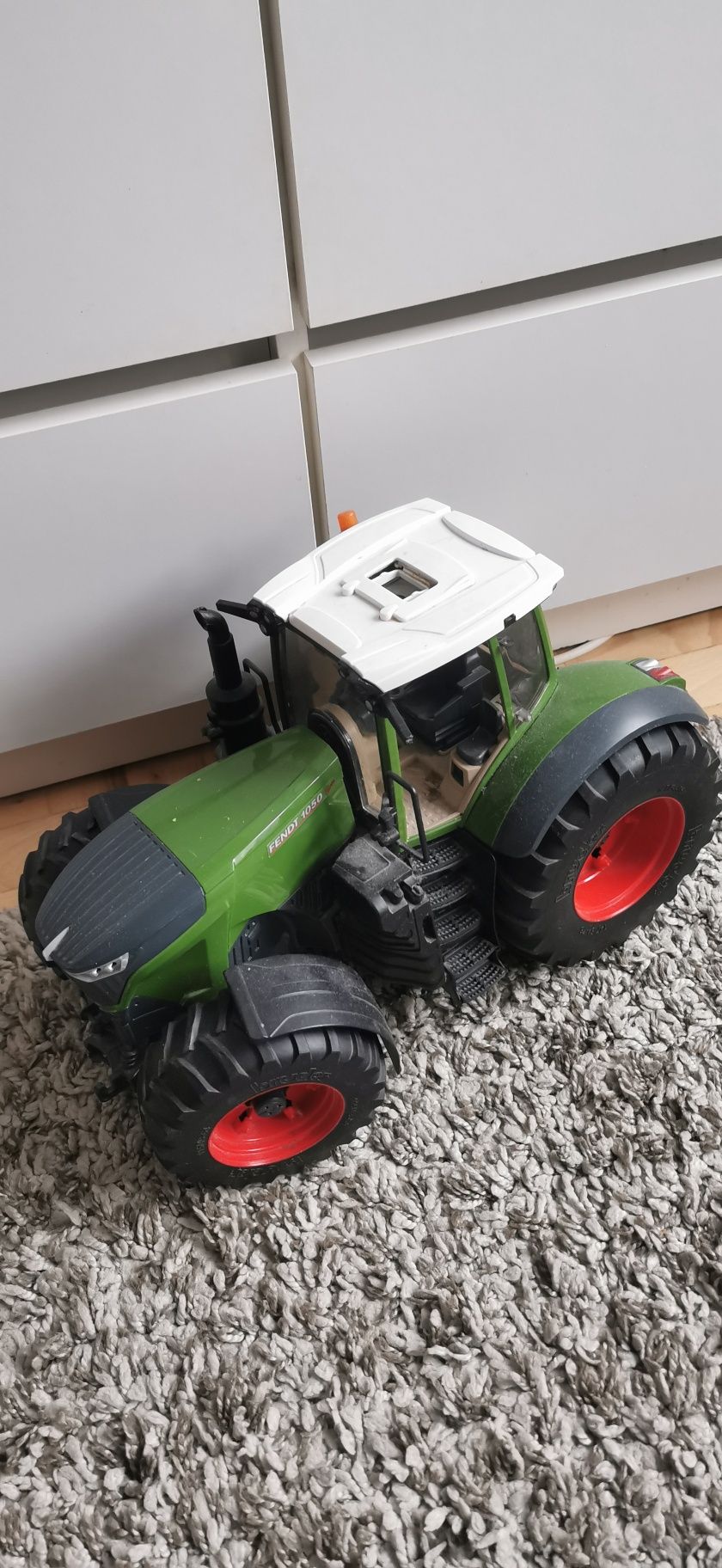 Traktor Fend Vario 1050 Bruder
