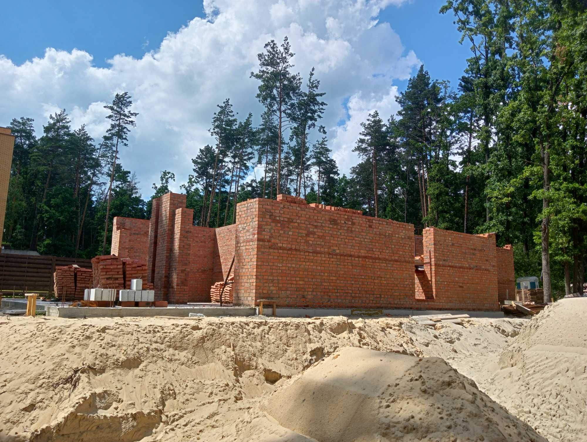 Кладка кирпича , газоблока .Каменщики ,мурувальні роботи
