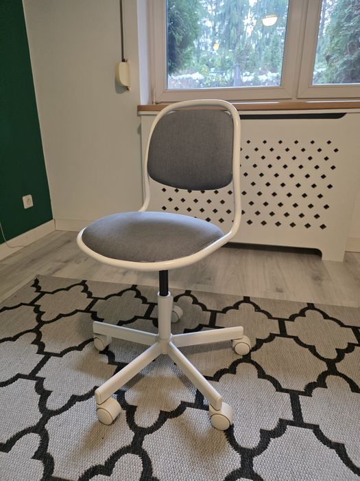 Krzeselko dziecięce Ikea