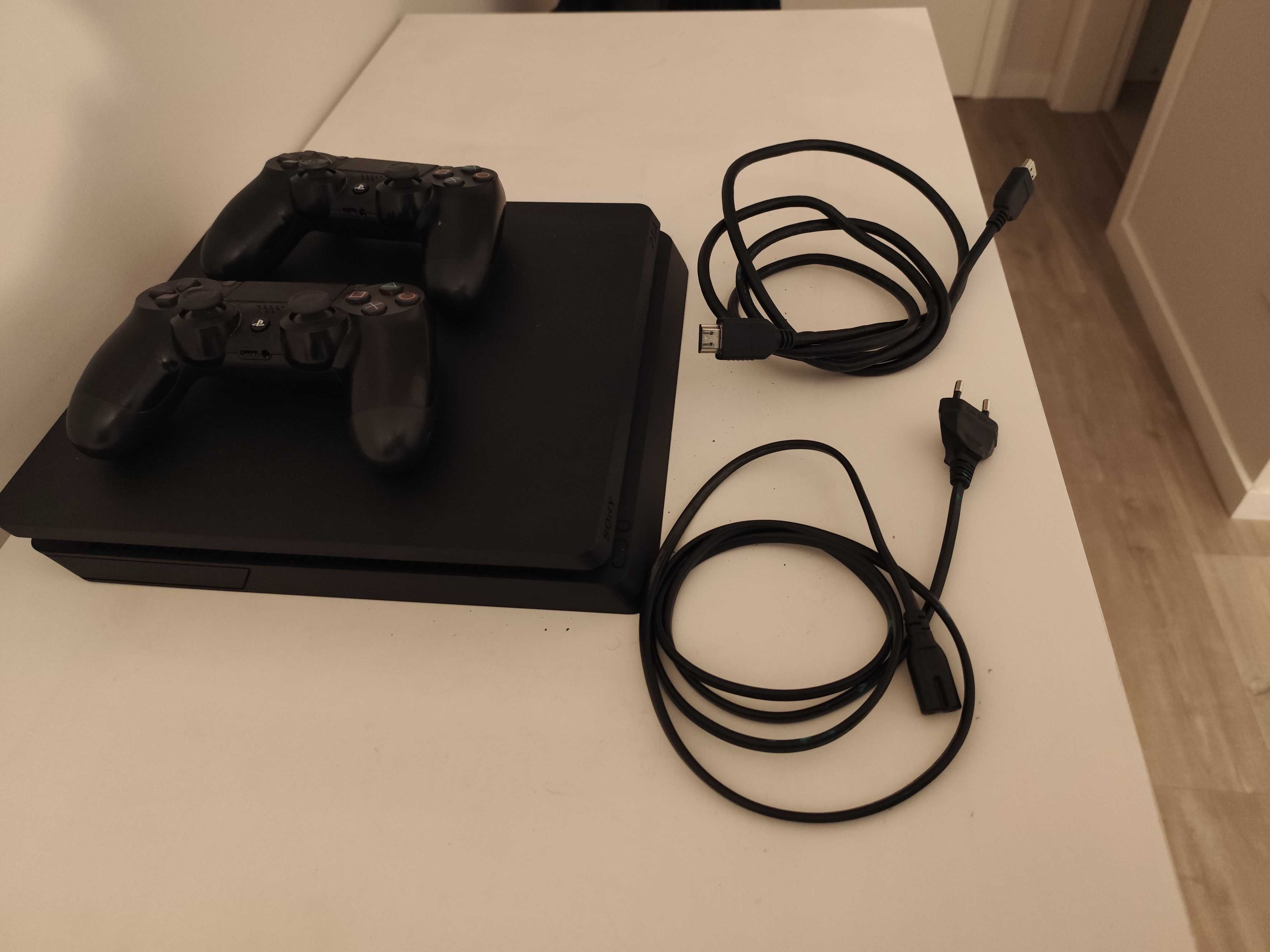 PS4 em ótimas condições