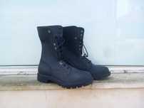 Vendo botas militares.