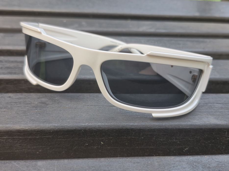 Extra modny biale okulary przeciwslonieczne VE 4446 od Versace!