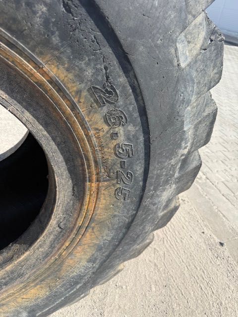 opona do ładowarki kołowej 26.5r25 liebherr volvo doosan