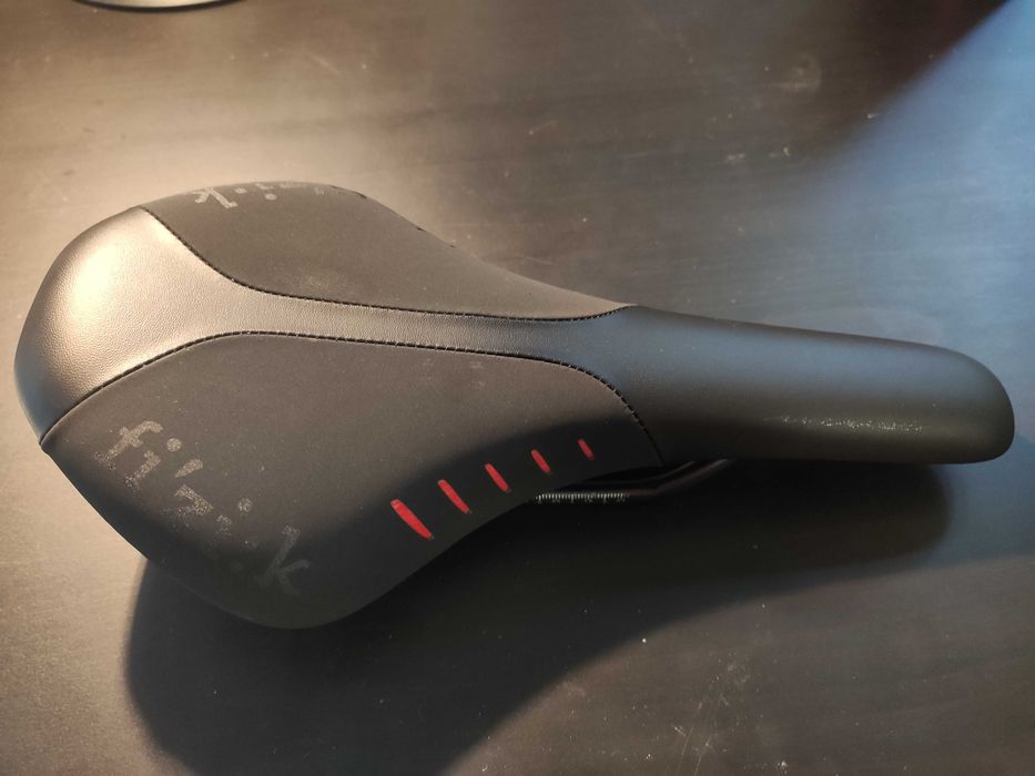 Selim estrada Fizik Antares R7