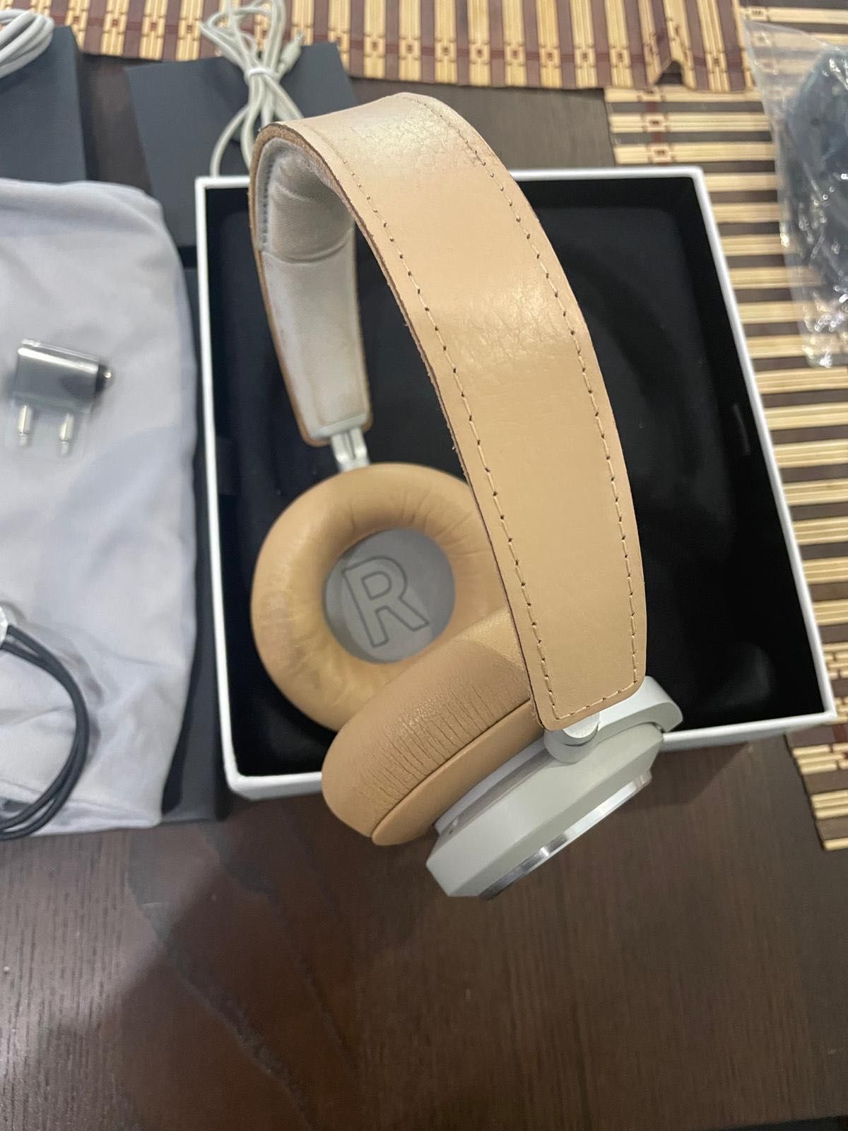 Vendo HeadPhones/Auscultadores Bang & Olufsen H9i