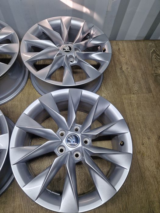 Felgi 17 skoda octavia superb Karoq kodiaq 5x112 7j et43 os 57.1