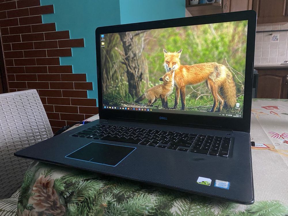 Ноутбук б/у Dell 3779 intel core i-5 17’3 16гб/ у відмінному стані