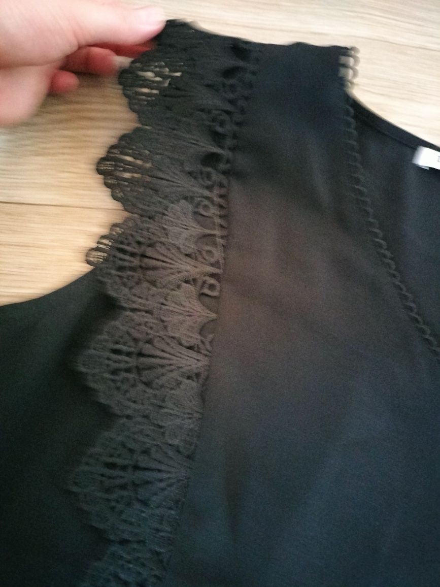 Elegancka czarna bluzka z koronką UNIKA PARIS