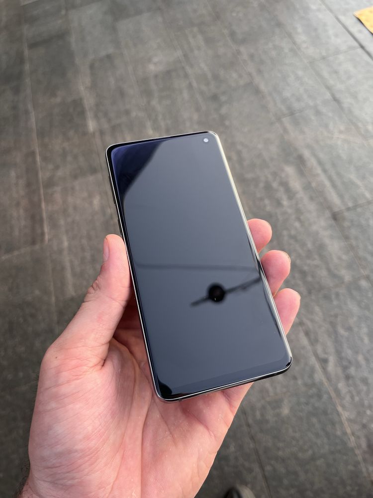 Продам Samsung s10 8/256 в идеальном состоянии