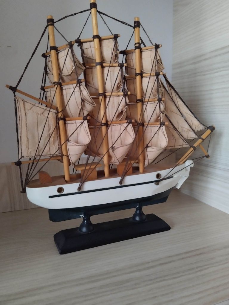 "Парусник" корабль