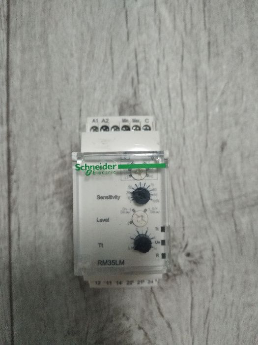 Реле контроля уровня жидкости.Резистивный вход. RM35LM33MW