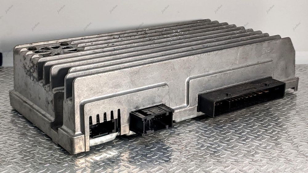 Підсилювач акустичної системи Volkswagen Touareg NF Туарег Усилитель