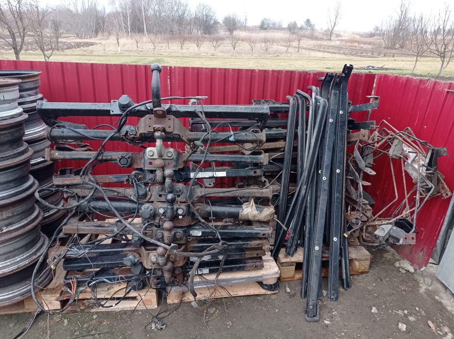 В наявності 50 шт.Передня і Задня балка,пружини,фаркоп Vivaro, Trafic.