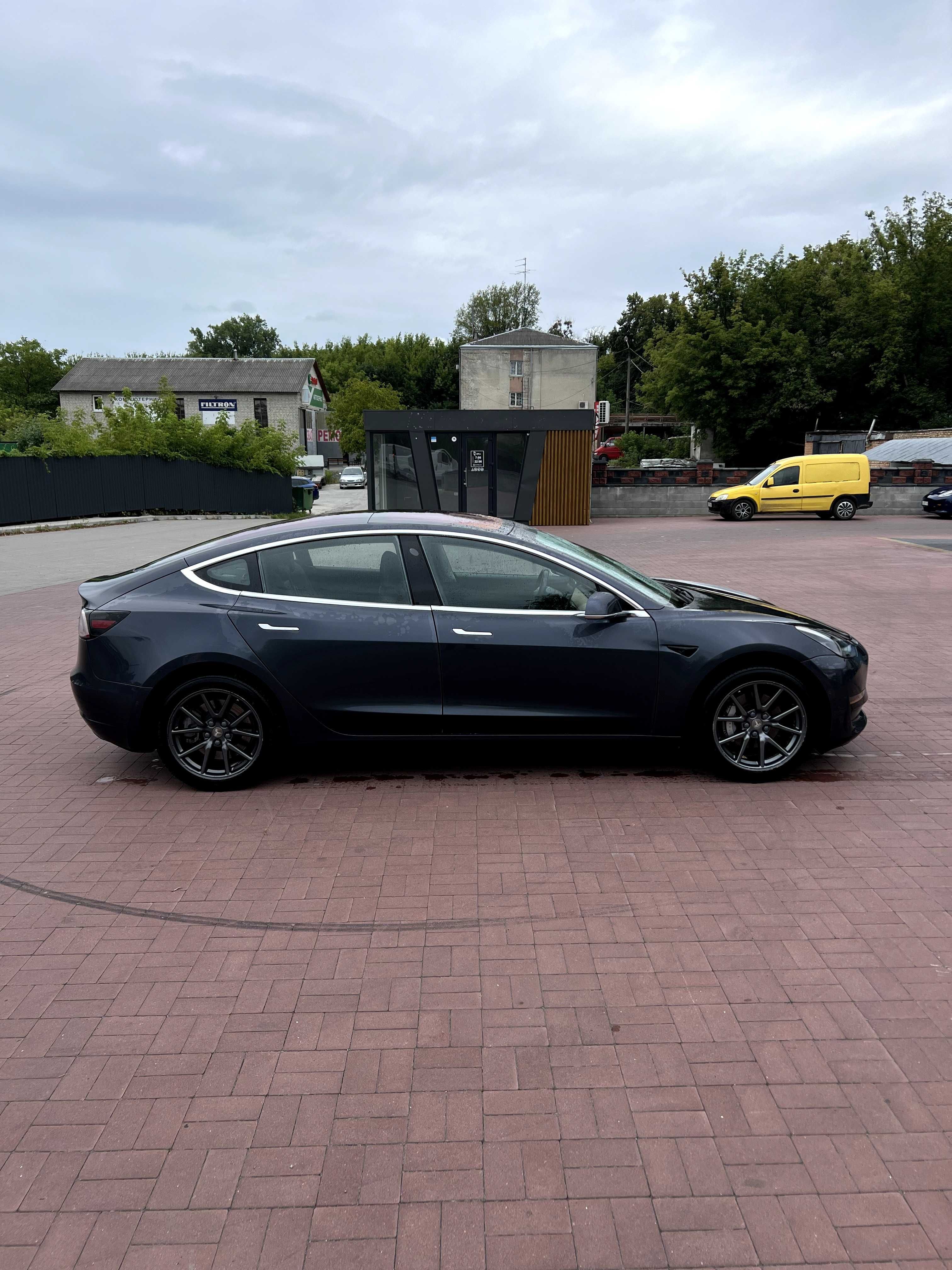 Tesla Model 3 | 500км | Електромобіль | Оренда або робота в таксі