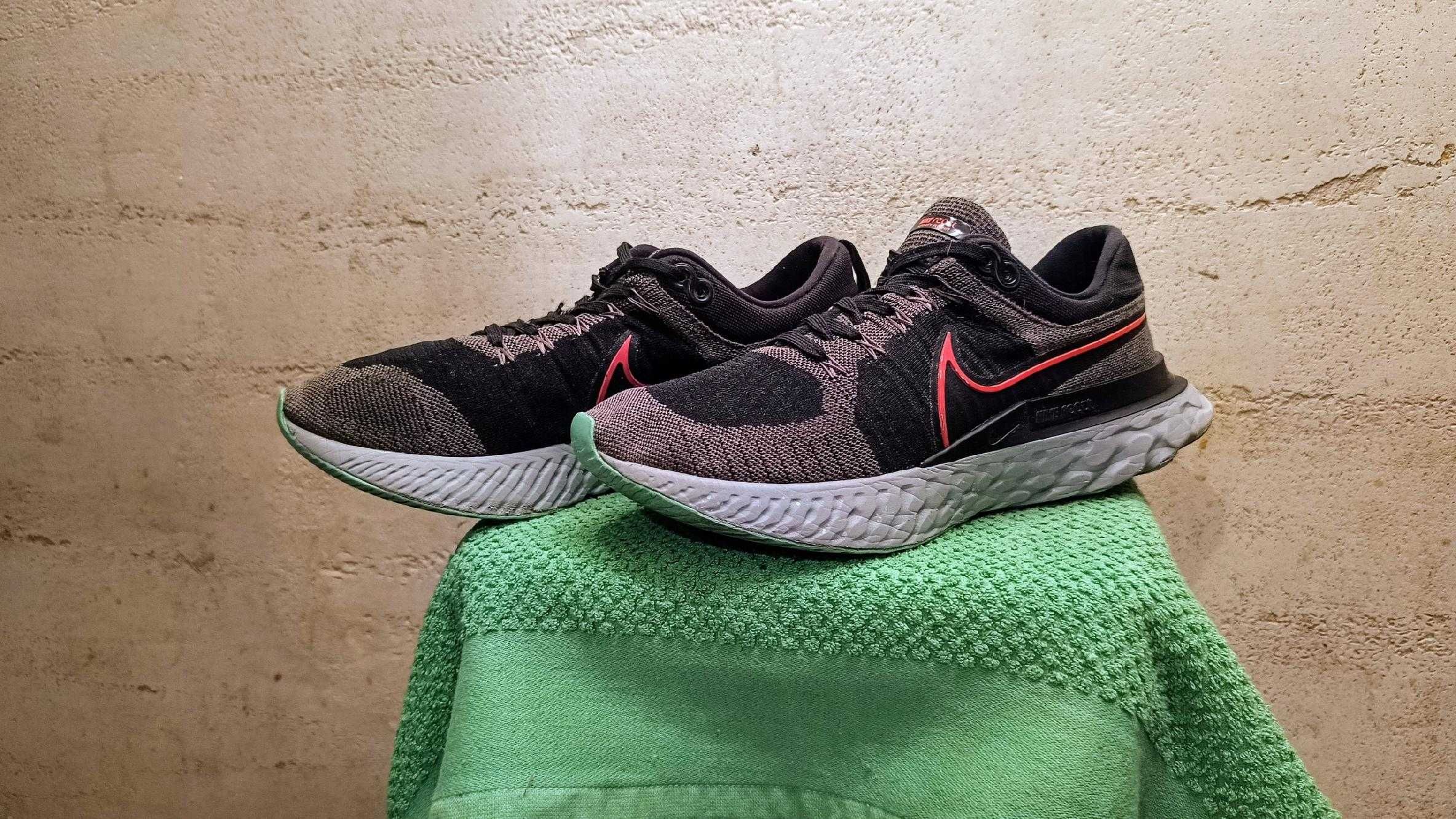 Buty do biegania NIKE REACT INFINITY RUN FLYKNIT 2 r.46 stan b.dobry