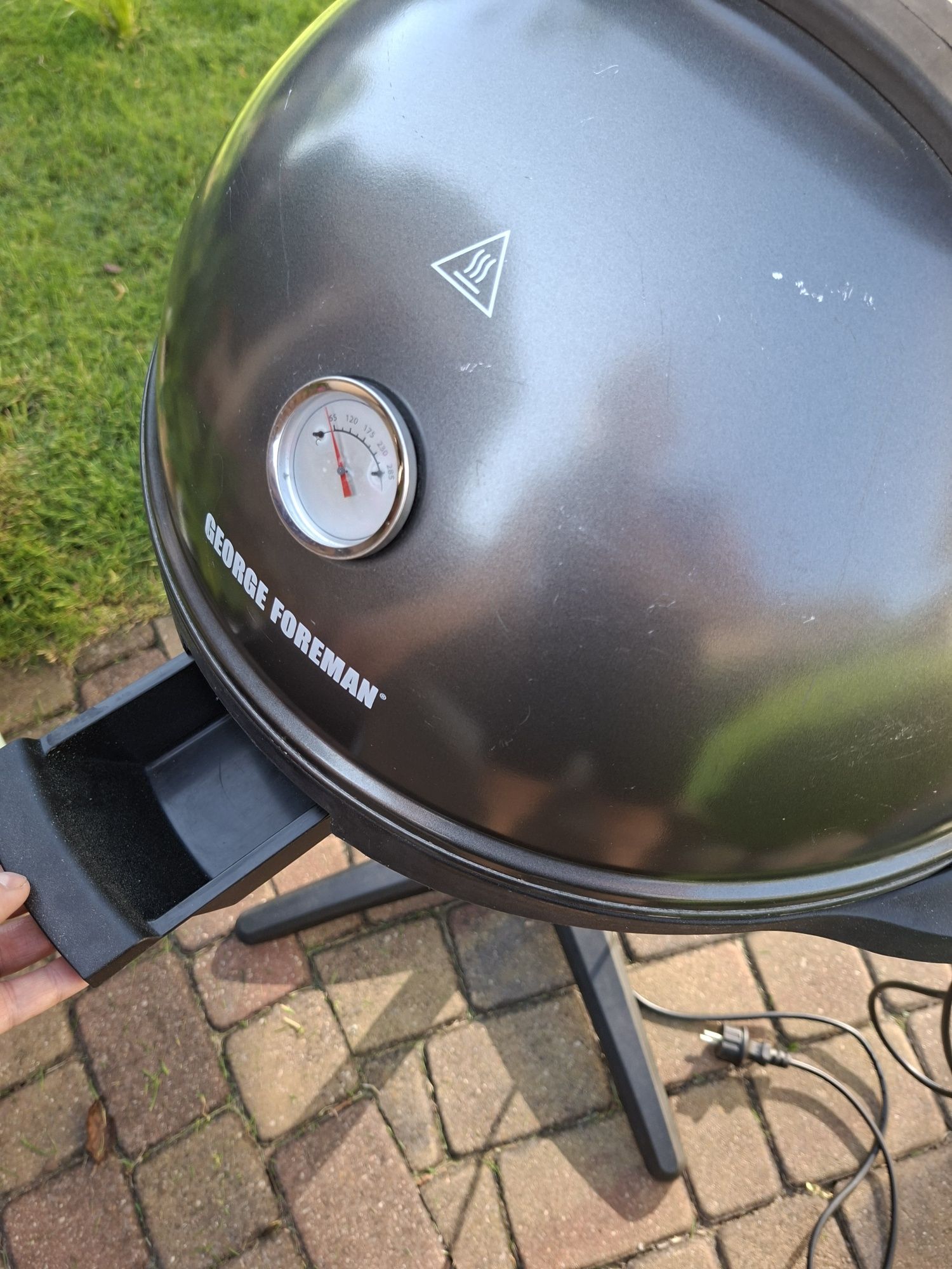 Grill elektryczny z termometrem