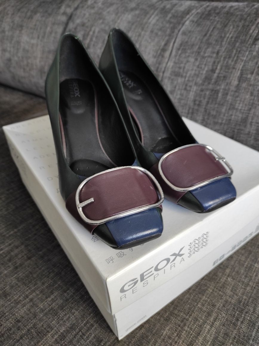 Sapatos pele Geox