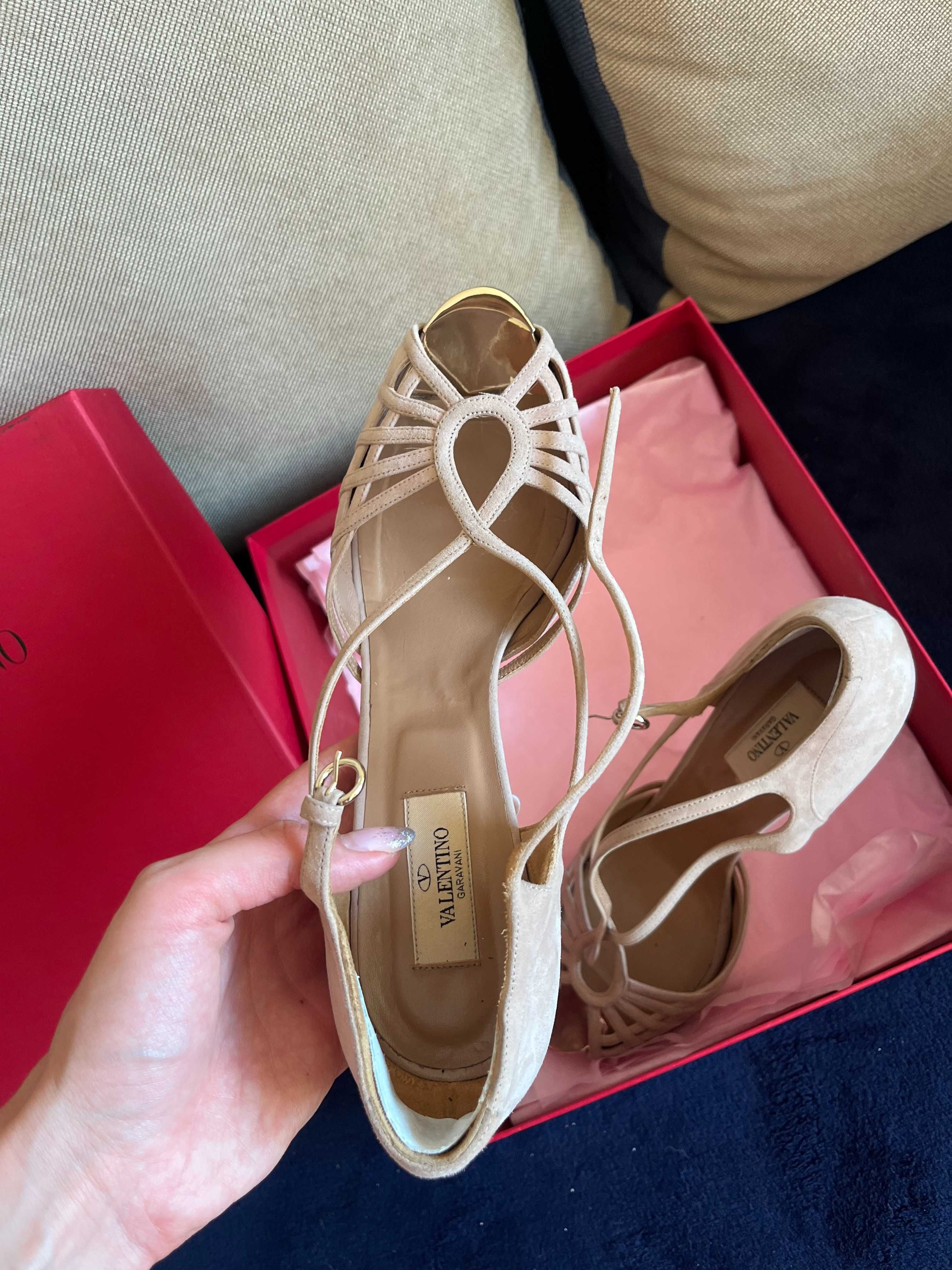 Valentino piękne szpilki sandałki nude buty włoskie oryginalne buty!
