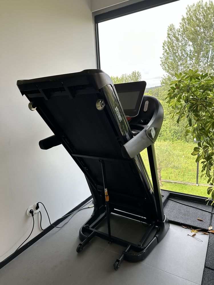 Passadeira de corrida Bodytone DT-22 Wi-Fi