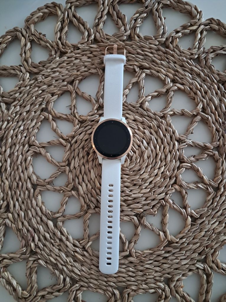 Zegarek Garmin Biały Vivoactive 4S