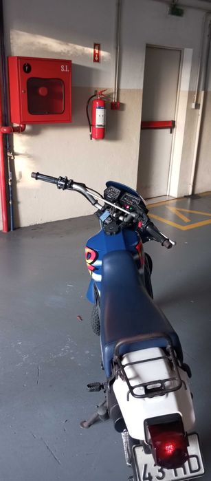Moto toda toda de origem