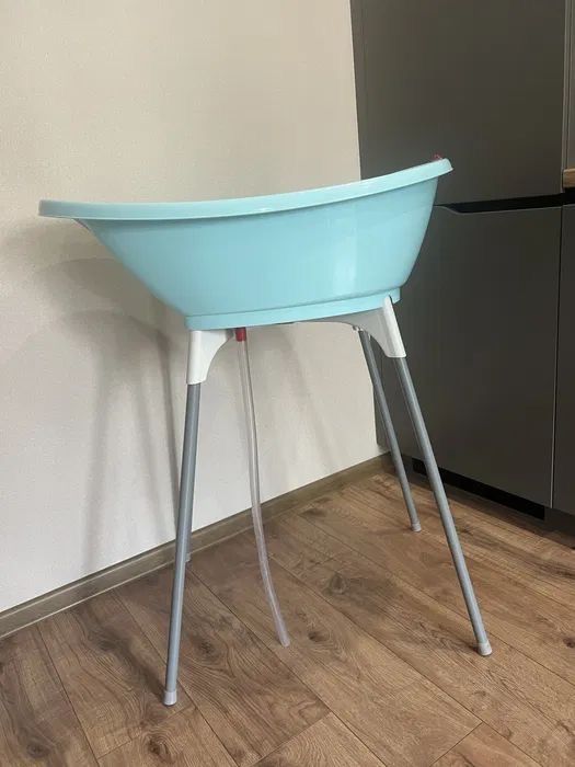 Дитяча анатомічна ванночка ОК Baby “Bella” на ніжках (0-12 місяців)