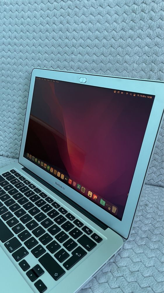 Macbook Air 13 cali 2017 8/256GB A1466