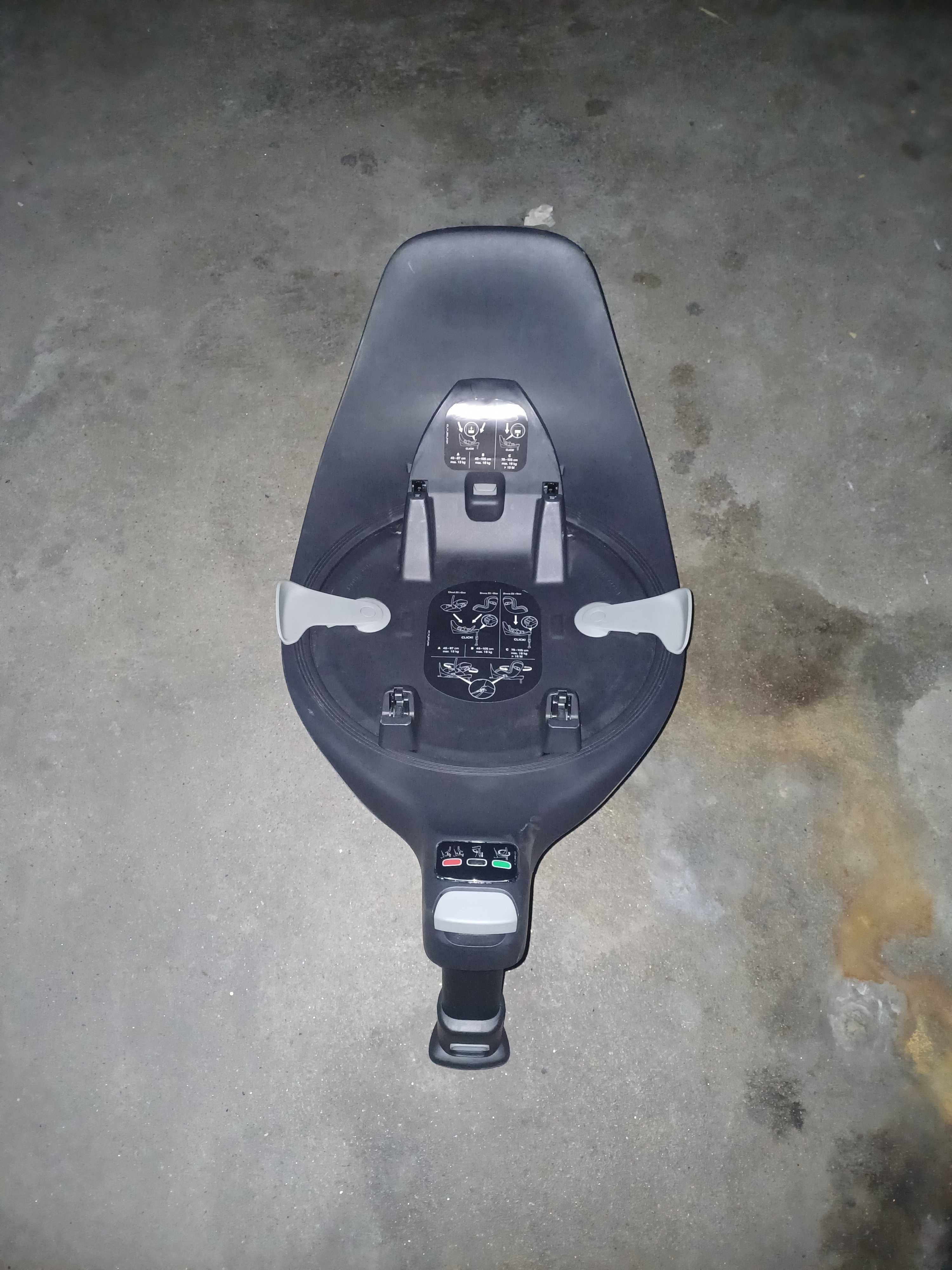 Cybex - 1 base Isofix rotativa e 1 Ovo (apenas vendo em conjunto)