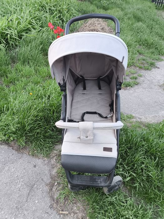 Коляска прогулянкова